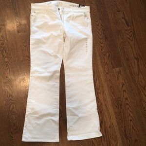 Gap White Denim Jean NWT size 32 R